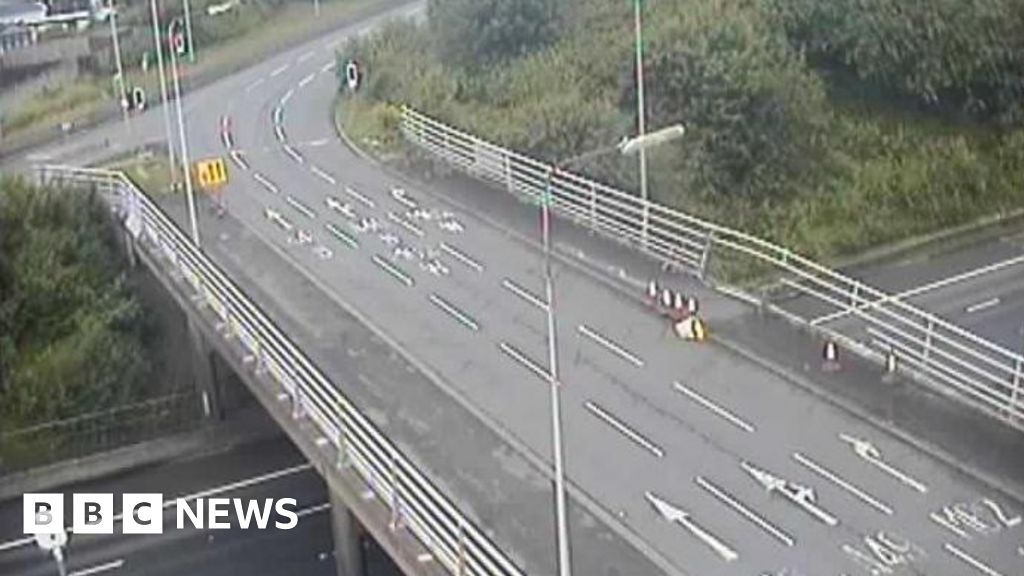 Major M62 delays after lorry crash causes fuel spill
