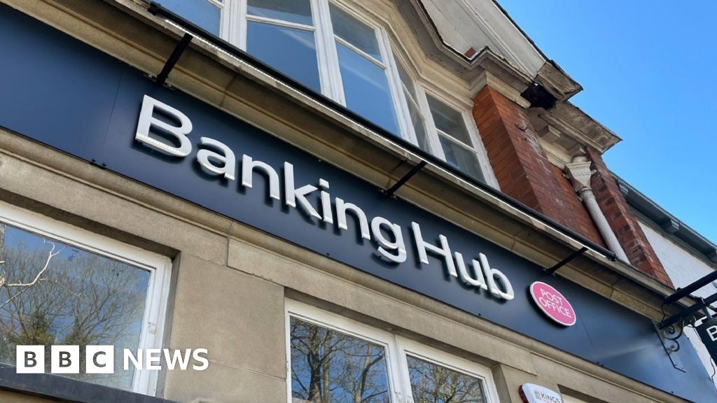 Retailers call for banking hub in Oxted after last branch shuts