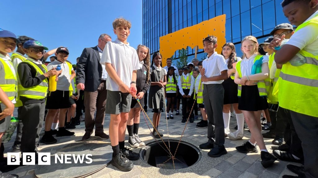 Time capsule buried as Reading landmark development opens