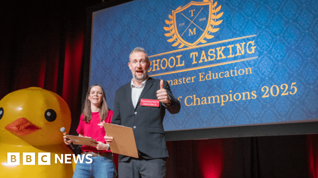 Alex Horne hosts Taskmaster for schoolchildren in Warwick
