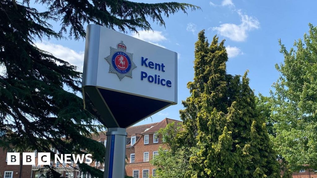 Undercover Kent Police officer keeps job despite crash conviction