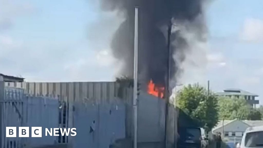 Fire breaks out at Brierley Hill industrial estate