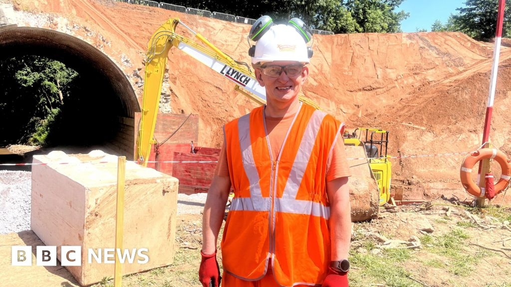 Severn Valley Railway: How do you repair a heritage railway landslip?