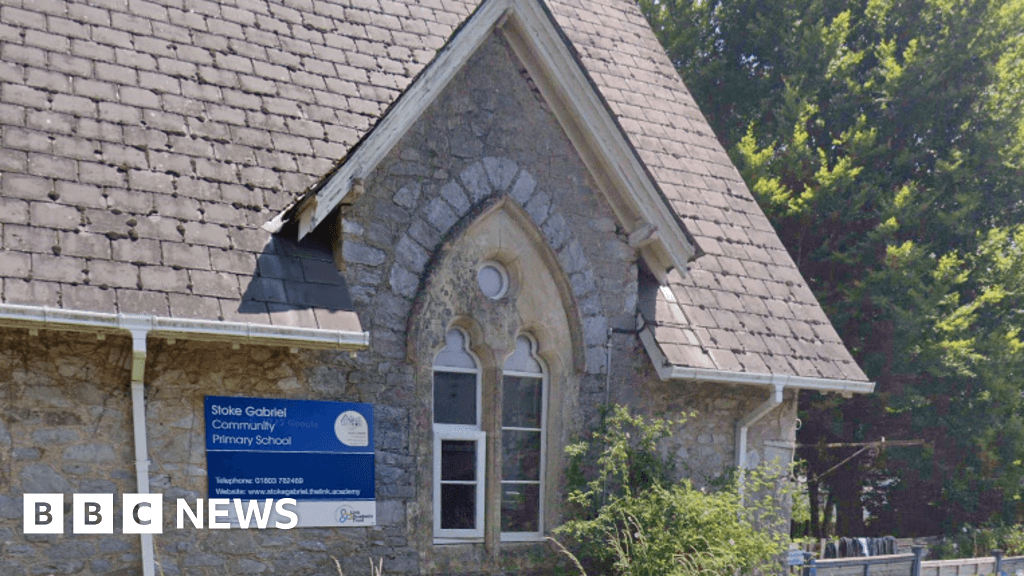 School closed due to Totnes water supply issues
