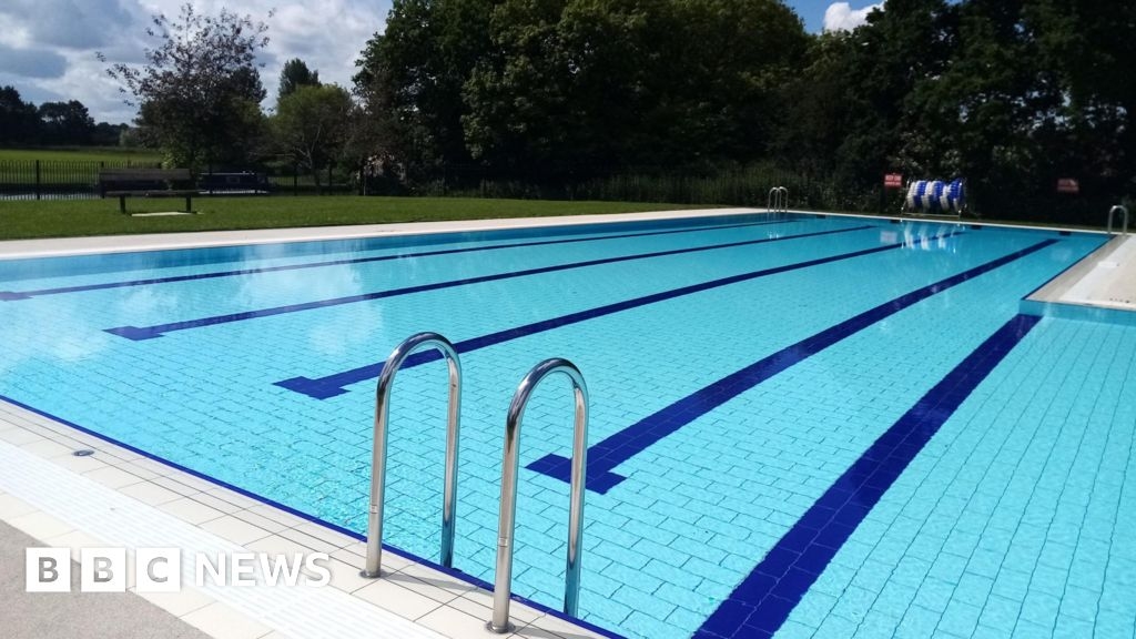 Abingdon lido to reopen for good weather after criticism