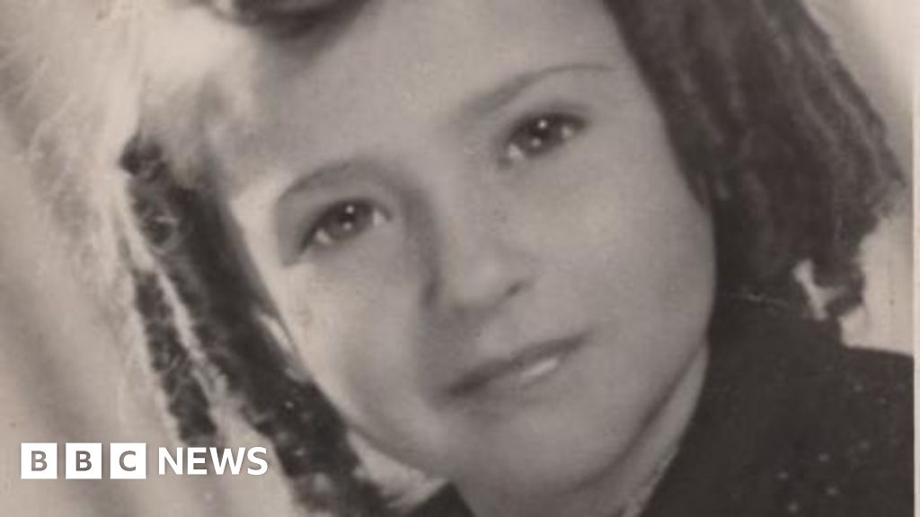 Holocaust survivor Suzanne Ripton, who escaped Nazis, dies at 88