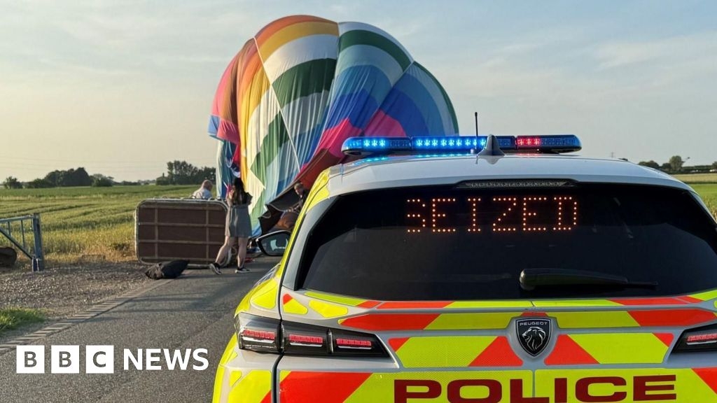 Balloon lands on Wisbech road after hitting turbulence