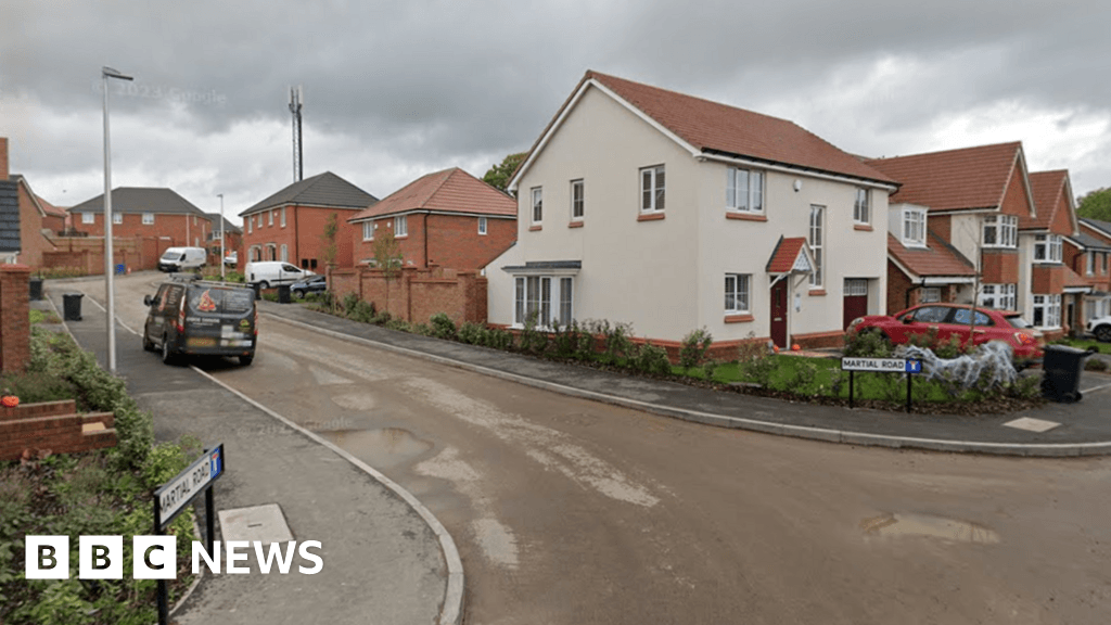Nuneaton street confrontation ends in sex offence arrest