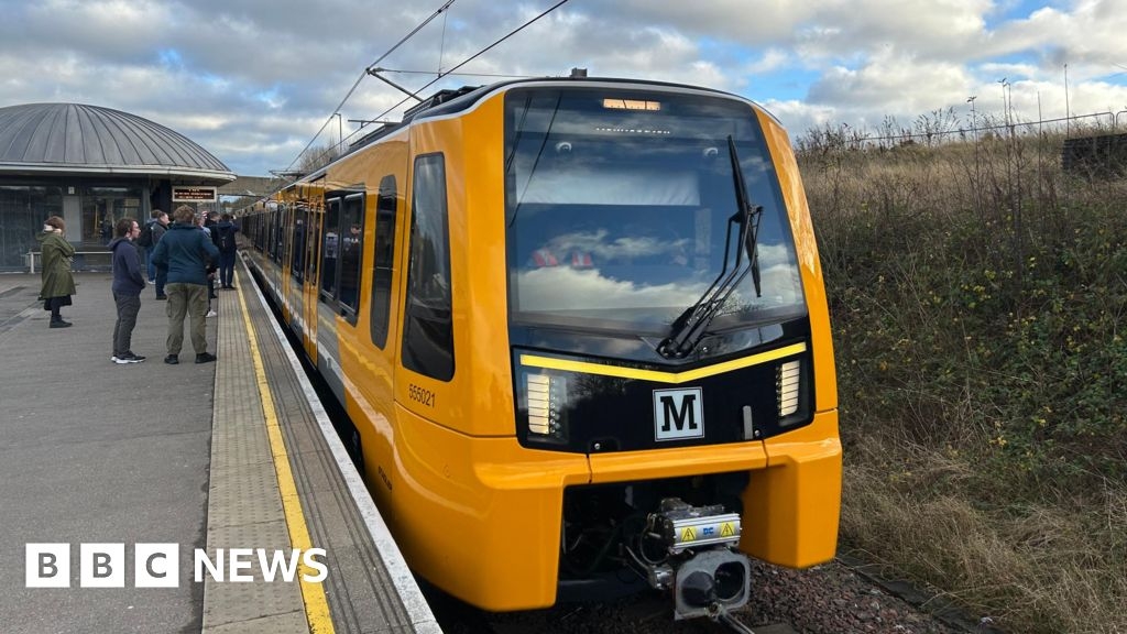 New Metro trains pulled from service due to leaks