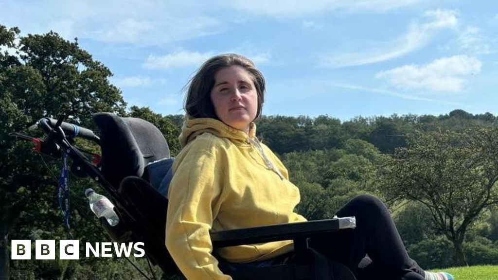 Cornwall fire co-responders 'undoubtedly saved daughter's life'