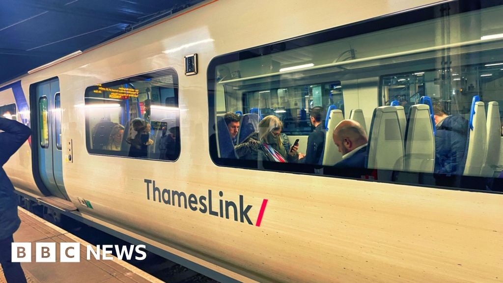London to Brighton rail line closed by 'severe disruption'