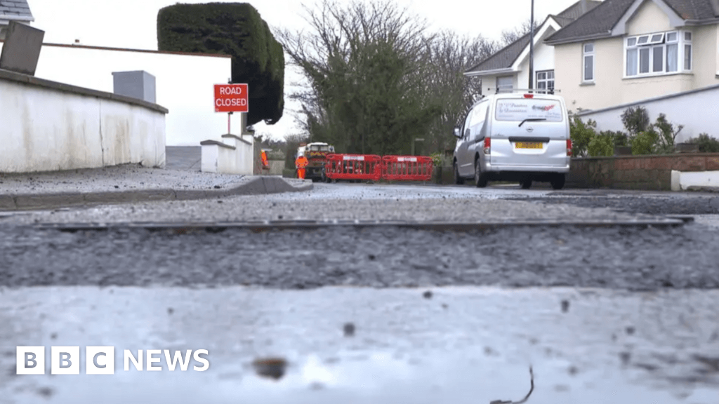 Jersey States says road safer without central white line