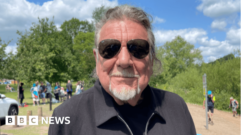 River Wye campaigners stage protest over pollution in Bewdley