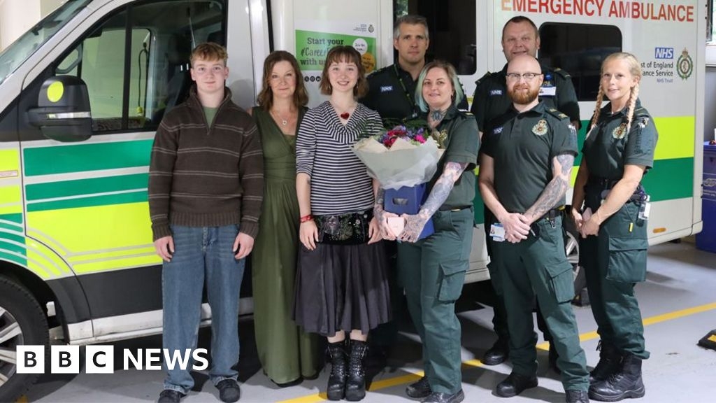 Fen Drayon teen thanks medics who saved her life