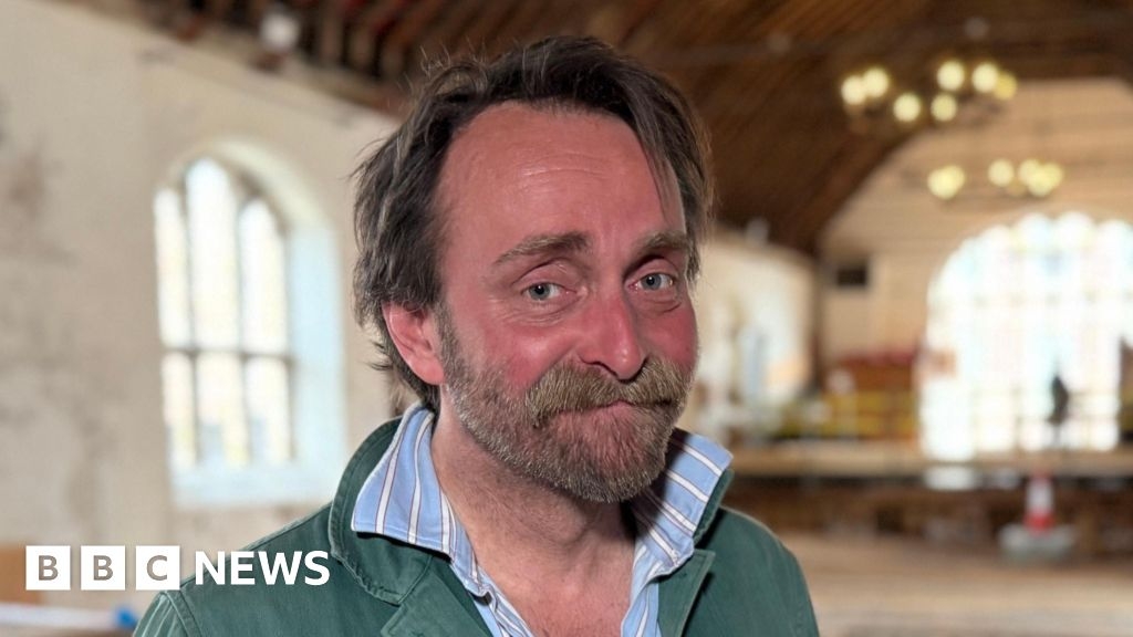 King's Lynn Guildhall boss 'amazed' to show off Shakespeare stage