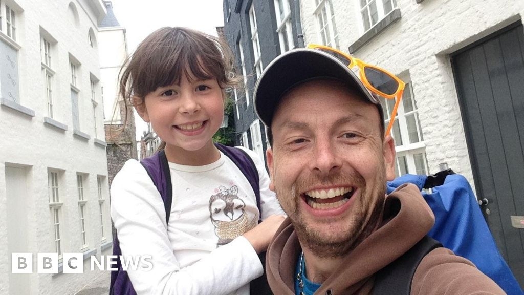 Man to paddle across English Channel in memory of daughter