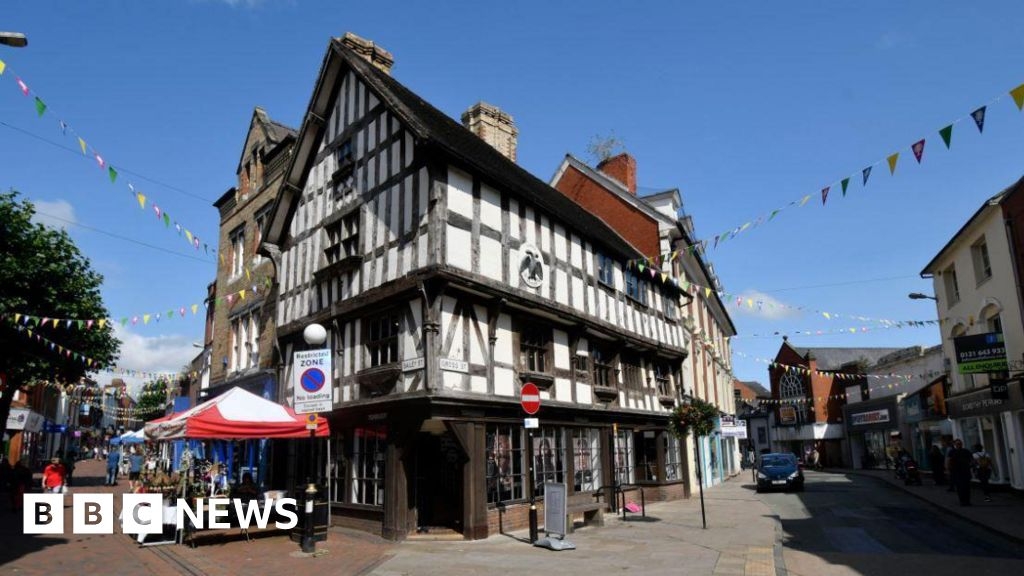 Oswestry's 15th Century mansion to house holiday lets and shops