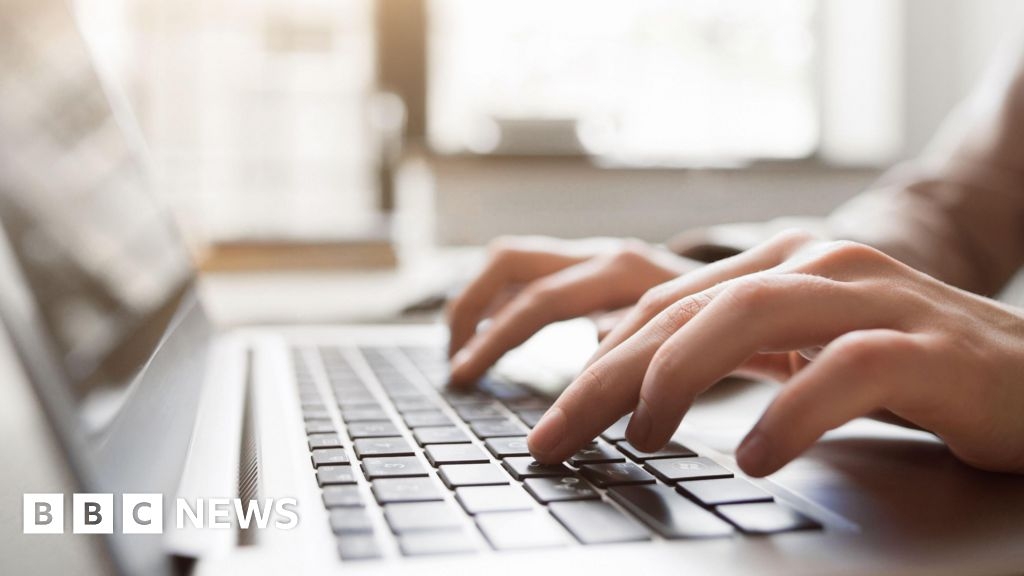 Maintenance grants to open to students studying online