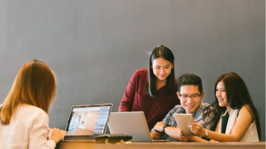 Top 10 Essential Skills for Aspiring Data Scientists in 2025