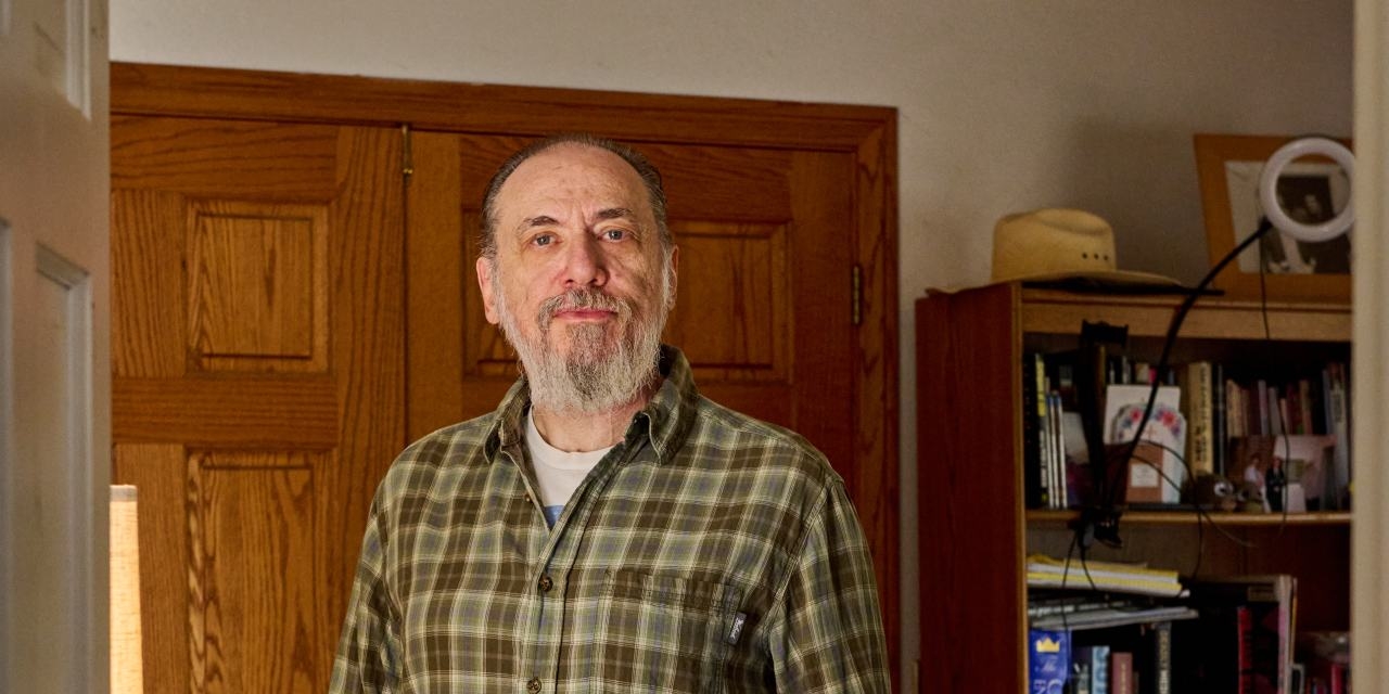 Larry Charles Sold $10 Jokes Before Larry David and ‘Seinfeld' Changed Everything