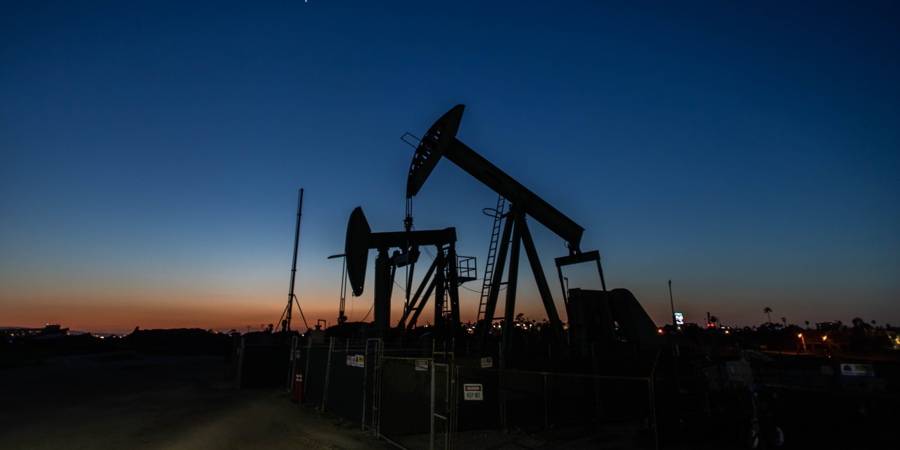 U.S. Crude Oil Stockpiles Fall Amid Lower Production