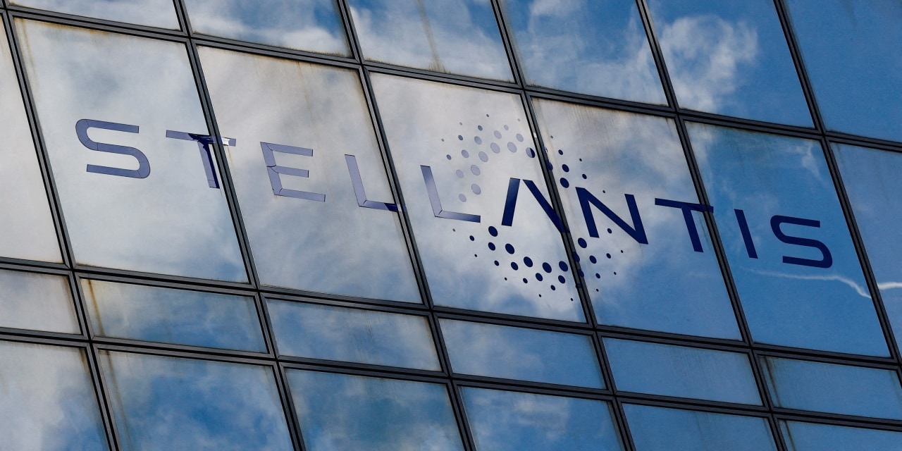 Stellantis Announces Leadership Reshuffle as New CEO Starts Work