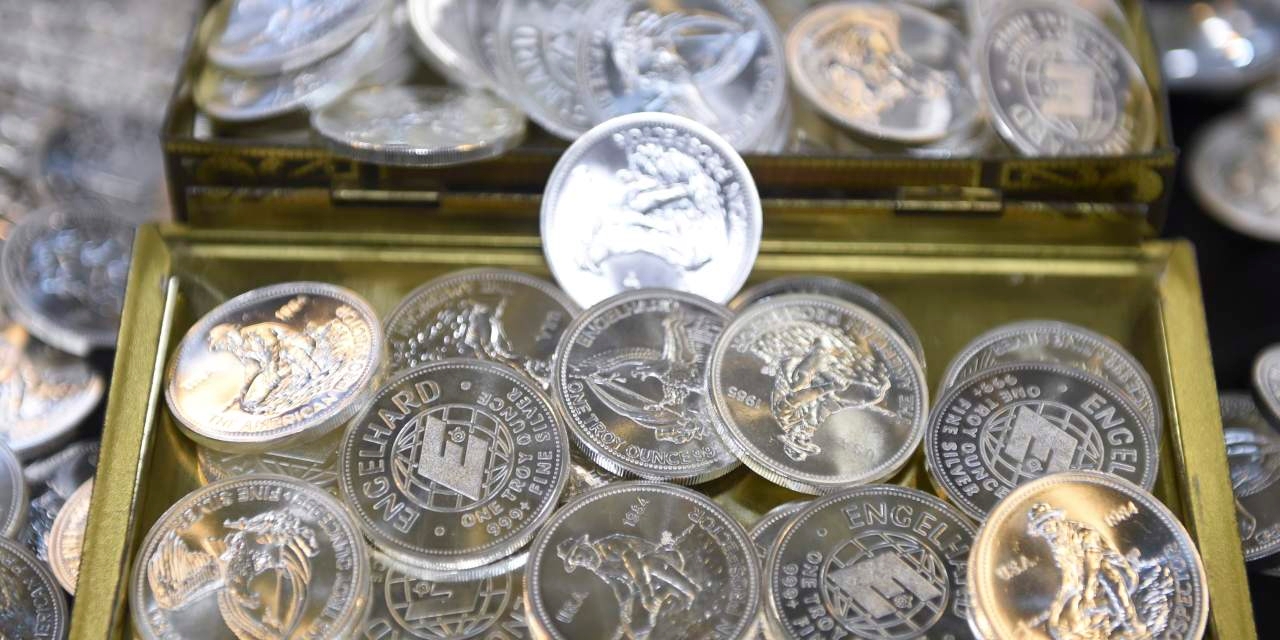 Surging Silver Prices Prompt Americans to Empty Jewelry Boxes and Coin Jars
