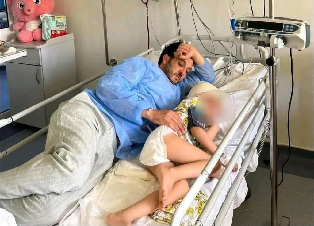 الطفلة غيثة تغادر المستشفى ووالدها يكشف مستجدات وضعها الصحي