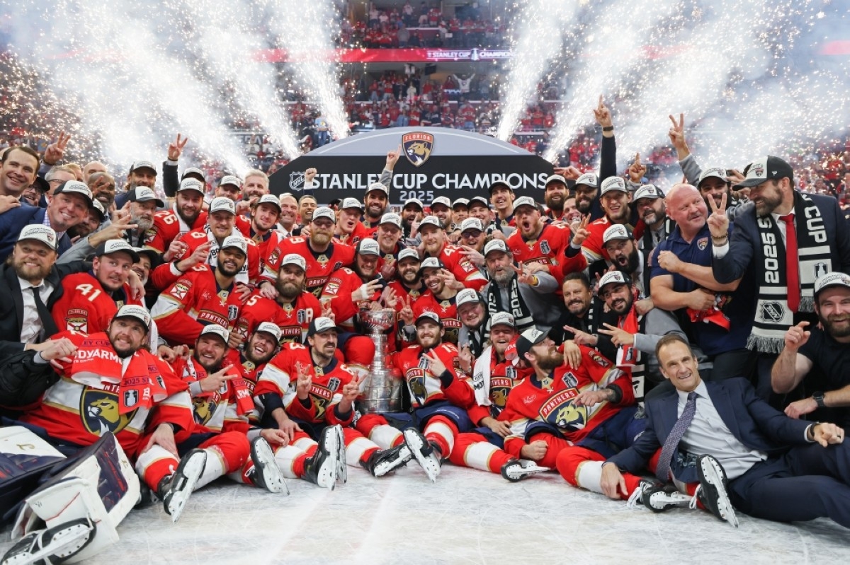 Panthers rout Oilers to capture second NHL Stanley Cup in a row