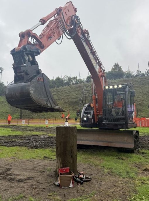 Waikato And Bay Of Plenty Excavator Operators Duel At Fieldays