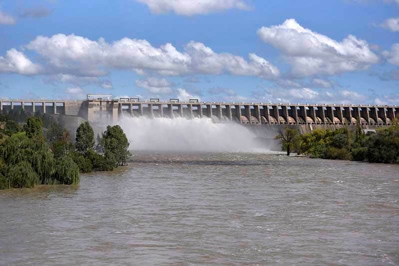 flood warnings subside with Vaal Dam levels