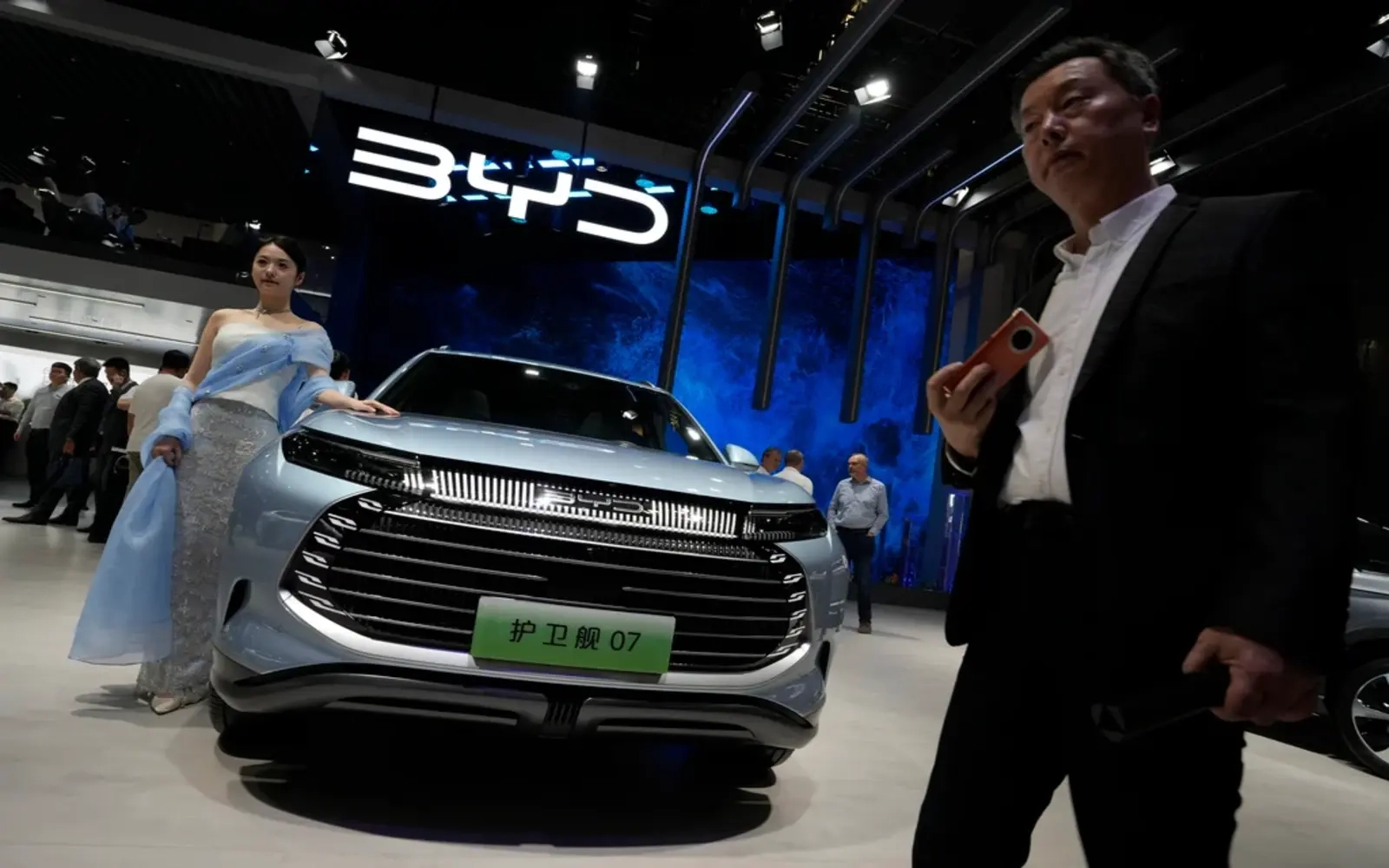 BYD's HK shares hit record premium over onshore stock