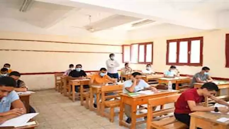 النحو صعب وليس من النماذج.. تباين آراء طلاب الثانوية بشأن امتحان العربي