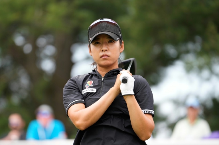 Lee Mi-hyang leads Meijer LPGA in bid to break title drought