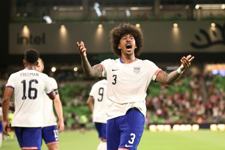 Richards strike gives USA spot in Gold Cup quarters