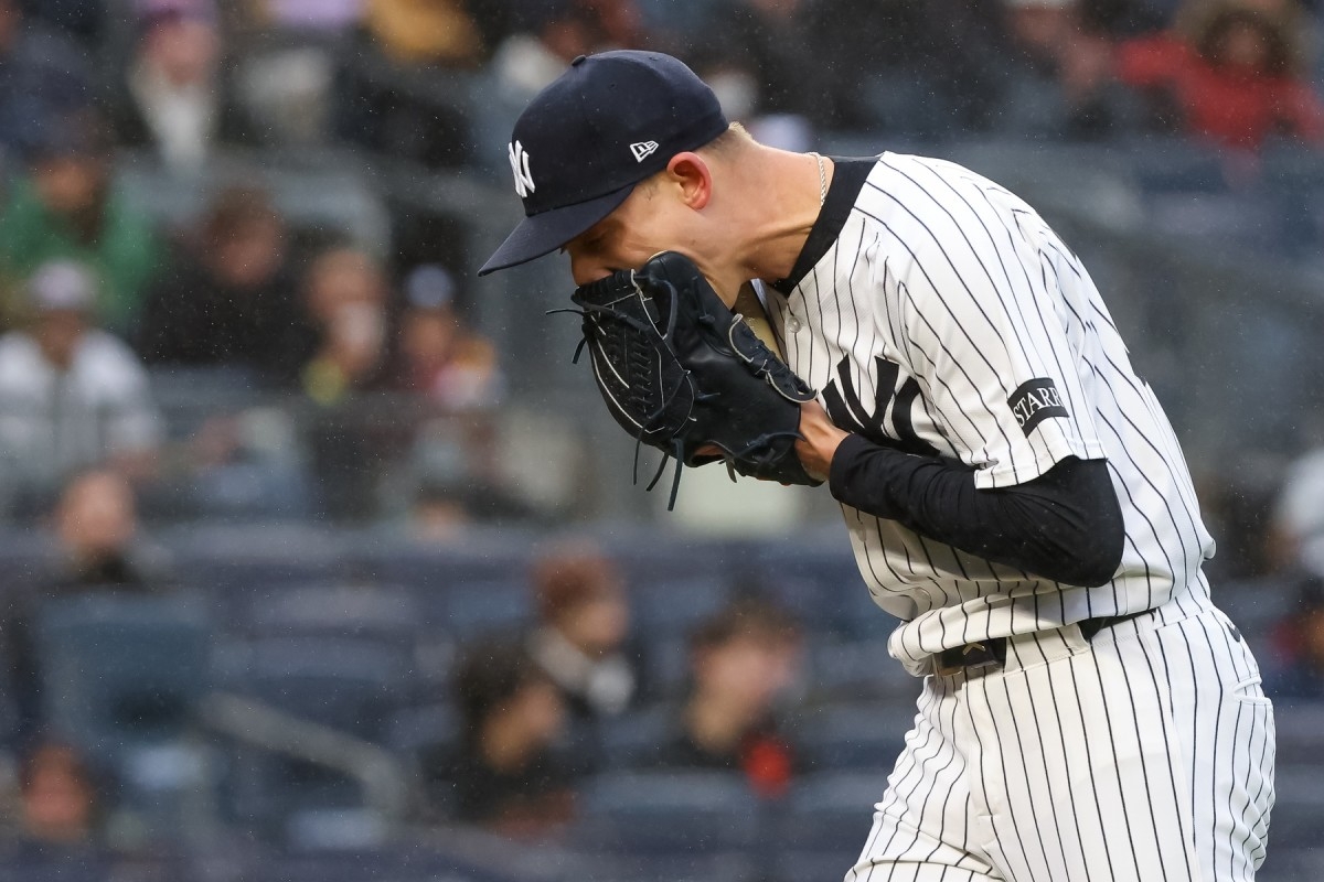Yankees weigh Weaver's return while bullpen roles remain in flux