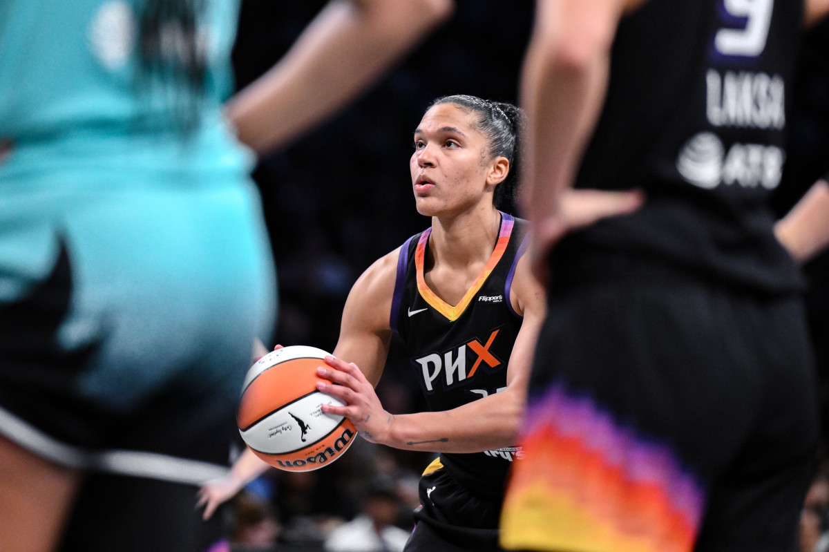 Mercury Campaigns WNBA Star's Case For the MVP Award