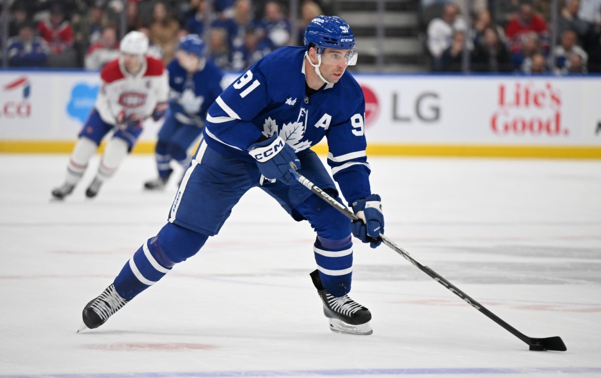 Maple Leafs' John Tavares Predicted to Sign With Surprising West Team