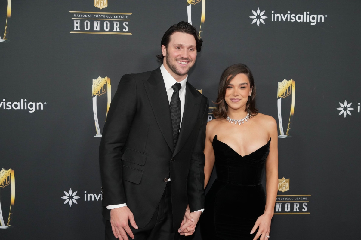 Bills' Josh Allen And Hailee Steinfeld Share Stunning First Wedding Picture