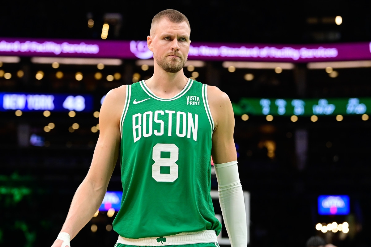 Kristaps Porzingis Named in Celtics-Suns Trade Report After Kevin Durant News