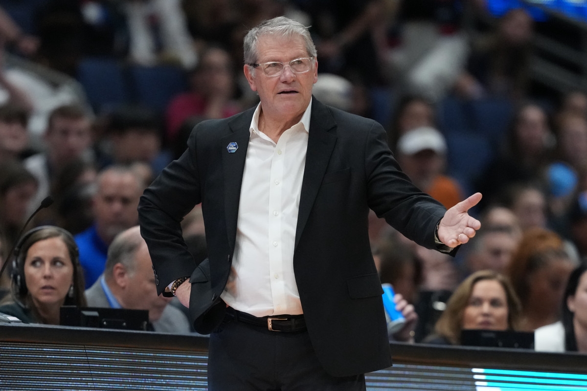 UConn's Geno Auriemma Makes Kaitlyn Chen Statement on Monday