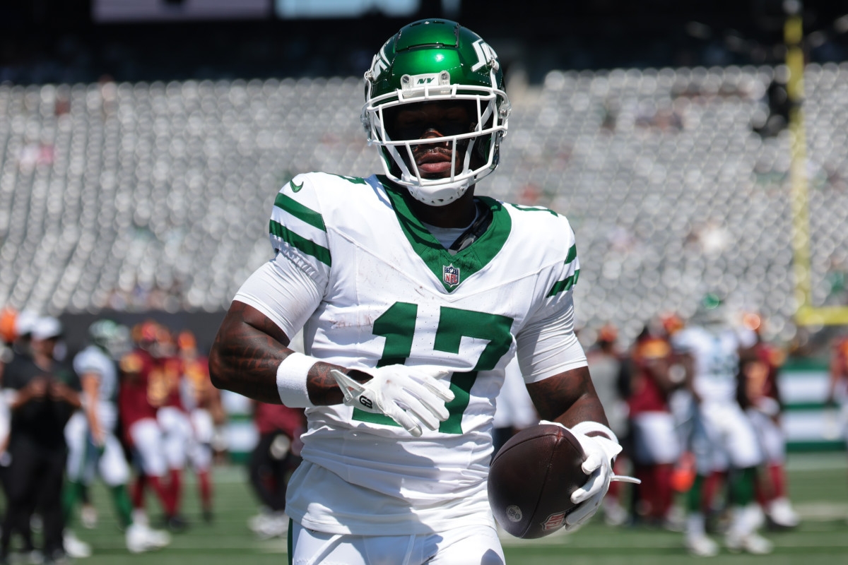 Jets Receiver Picks Bad Time To Be In 'Catch-Up Mode'