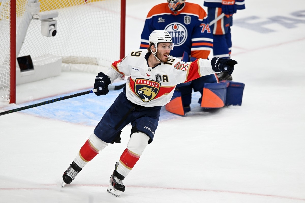 Panthers Receive Unfortunate Update on Sam Bennett Future