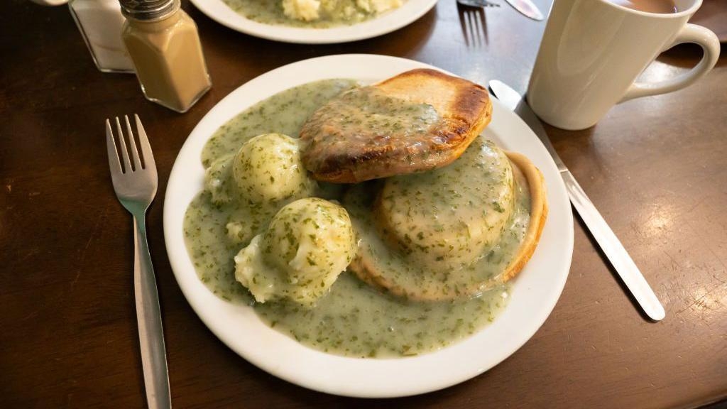 Pie and mash shop in Surrey Hills approved