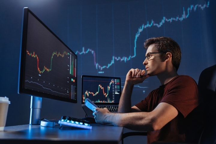Weekly Crypto Winners Analysis: Five Projects Driving Market Momentum