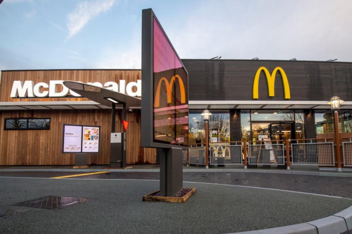 McDonald's fans brand new £7.99 burger 'very nice but messy' in mixed reactions