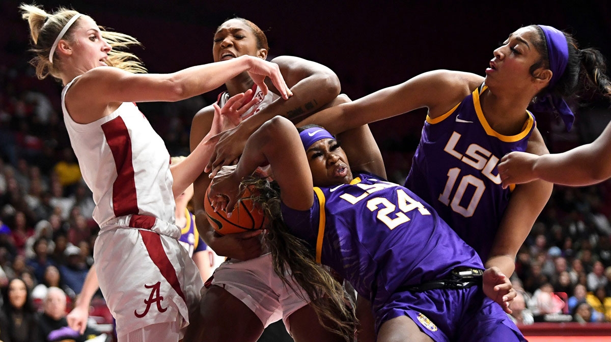 Angel Reese's 4-word message to ex-LSU teammate after breakout game