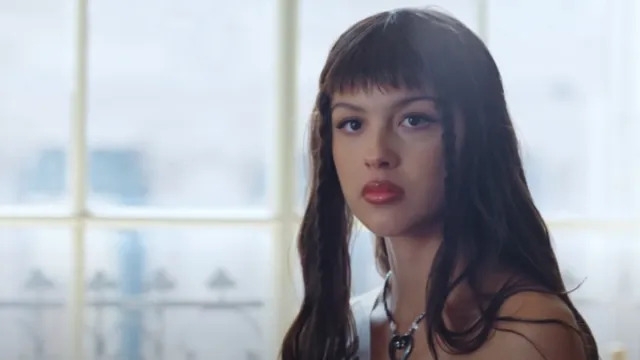 ‘Taylor Swift Olivia Rodrigo Beef' Trends Amid Photo Removal Rumors