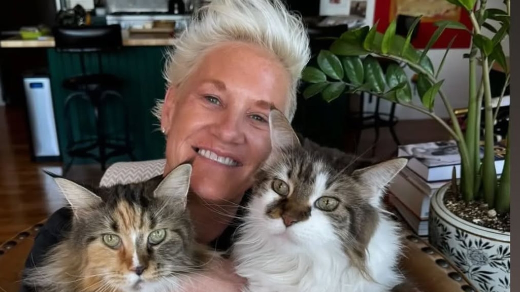 Bobby Flay honours Anne Burrell by sharing 'greatest gift' she gave him