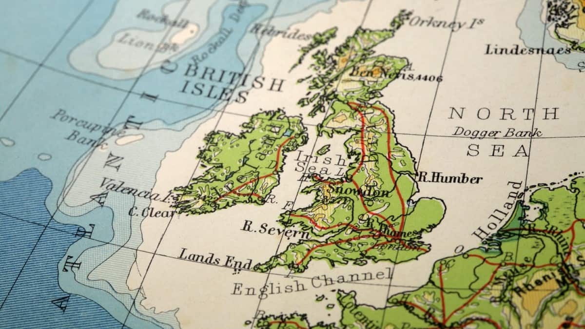 As Rachel Reeves looks to renew Britain, here's a FTSE 100 stock to consider